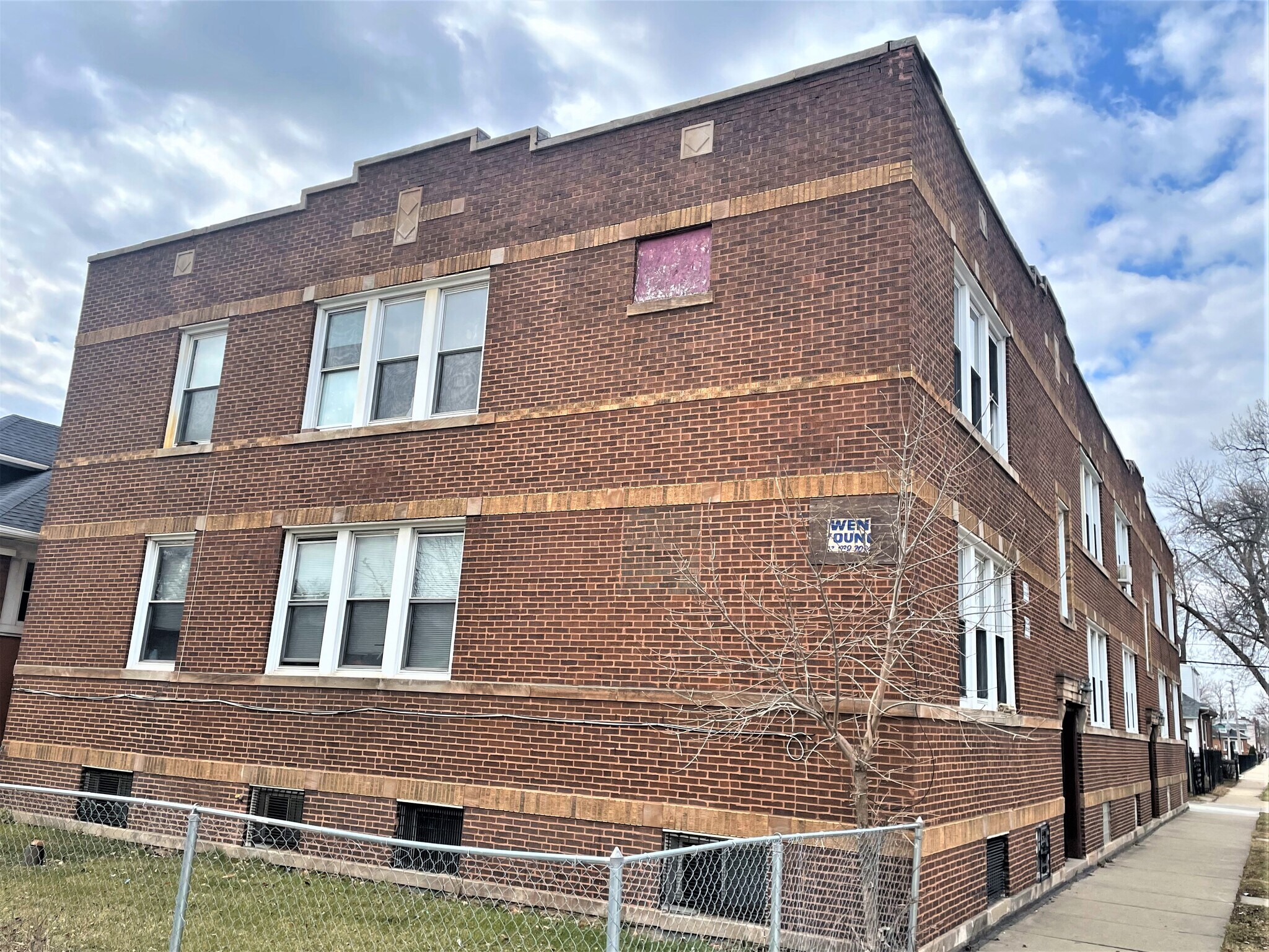 5601 W Le Moyne St, Chicago, IL for Sale