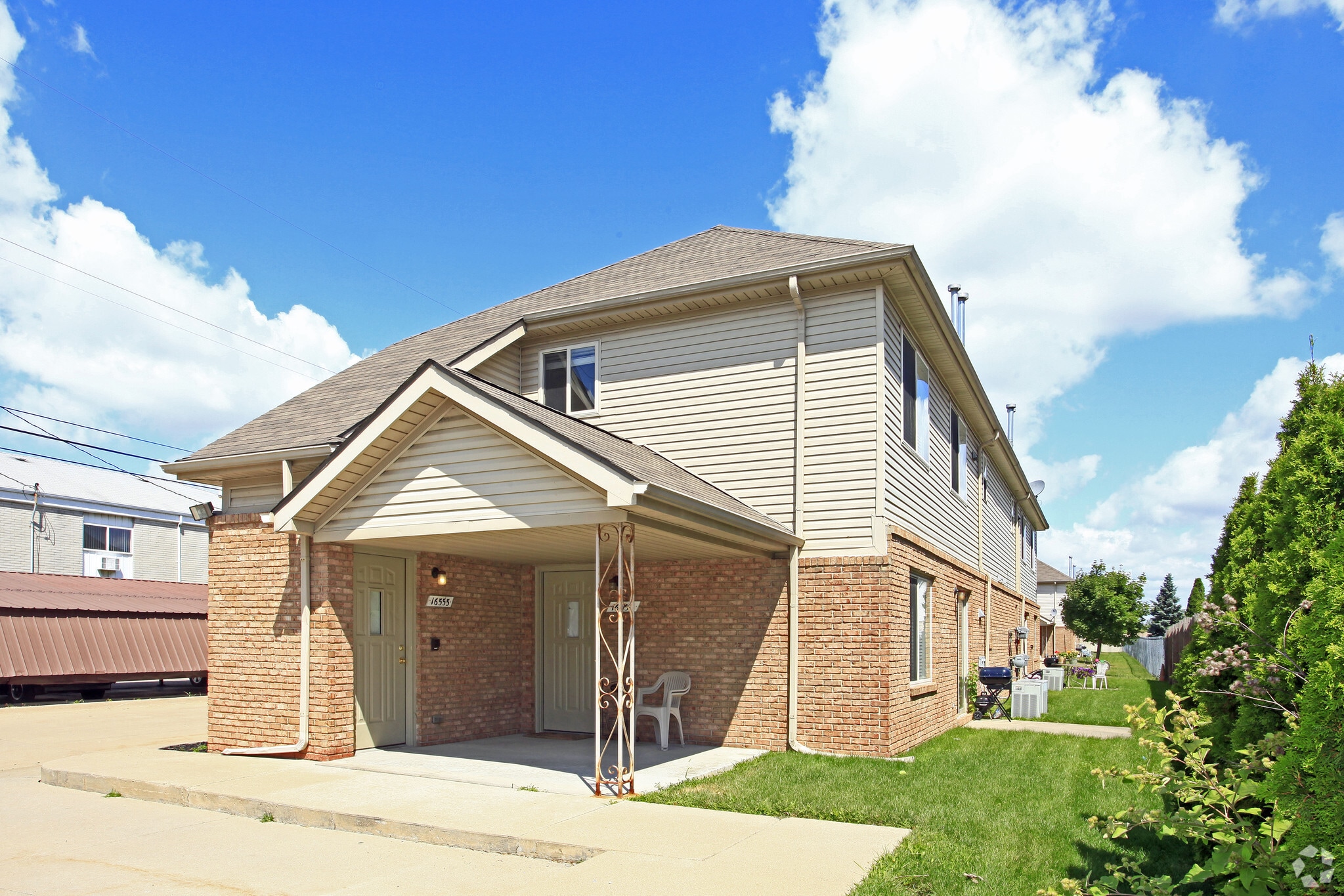 16551 E 12 Mile Rd, Roseville, MI for Sale
