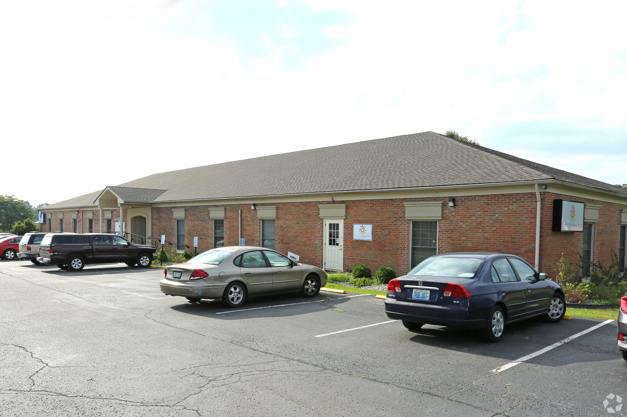 2818 Grant Line Rd, New Albany, IN for Rent