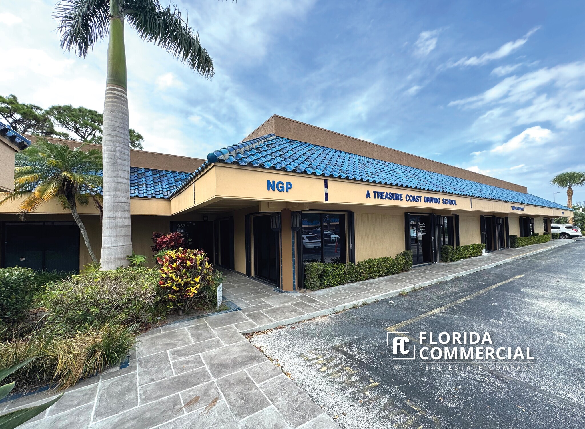 907-943 SE Central Pky, Stuart, FL for Rent
