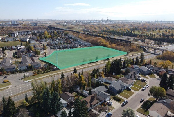 170 Hyndman Cres NW, Edmonton, AB for Sale
