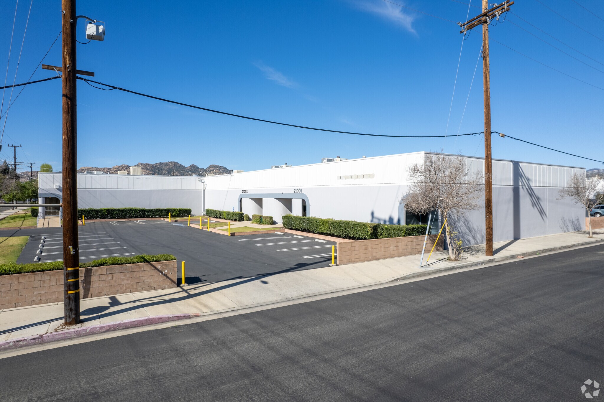 2100121009 Superior St Chatsworth, CA 91311 Flex Property for Lease