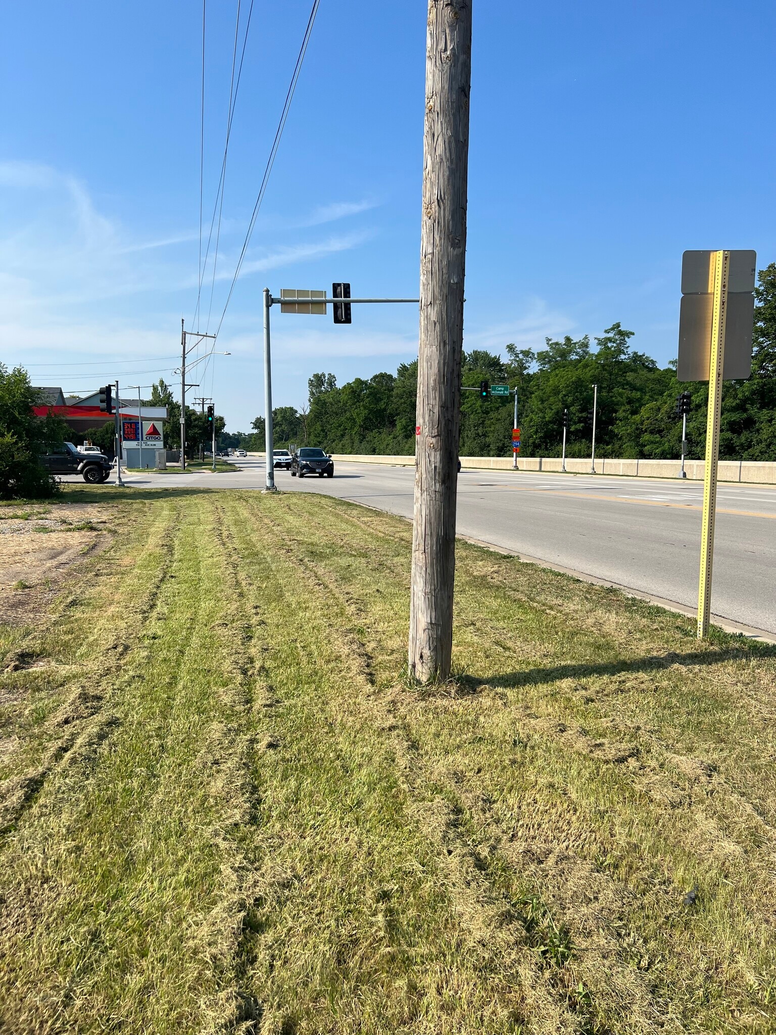 1450 N River Rd, Mount Prospect, IL for Sale