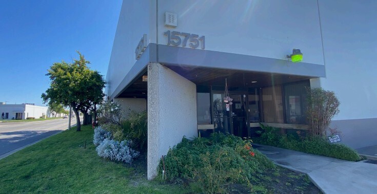 15751 Chemical Ln, Huntington Beach, CA for Rent