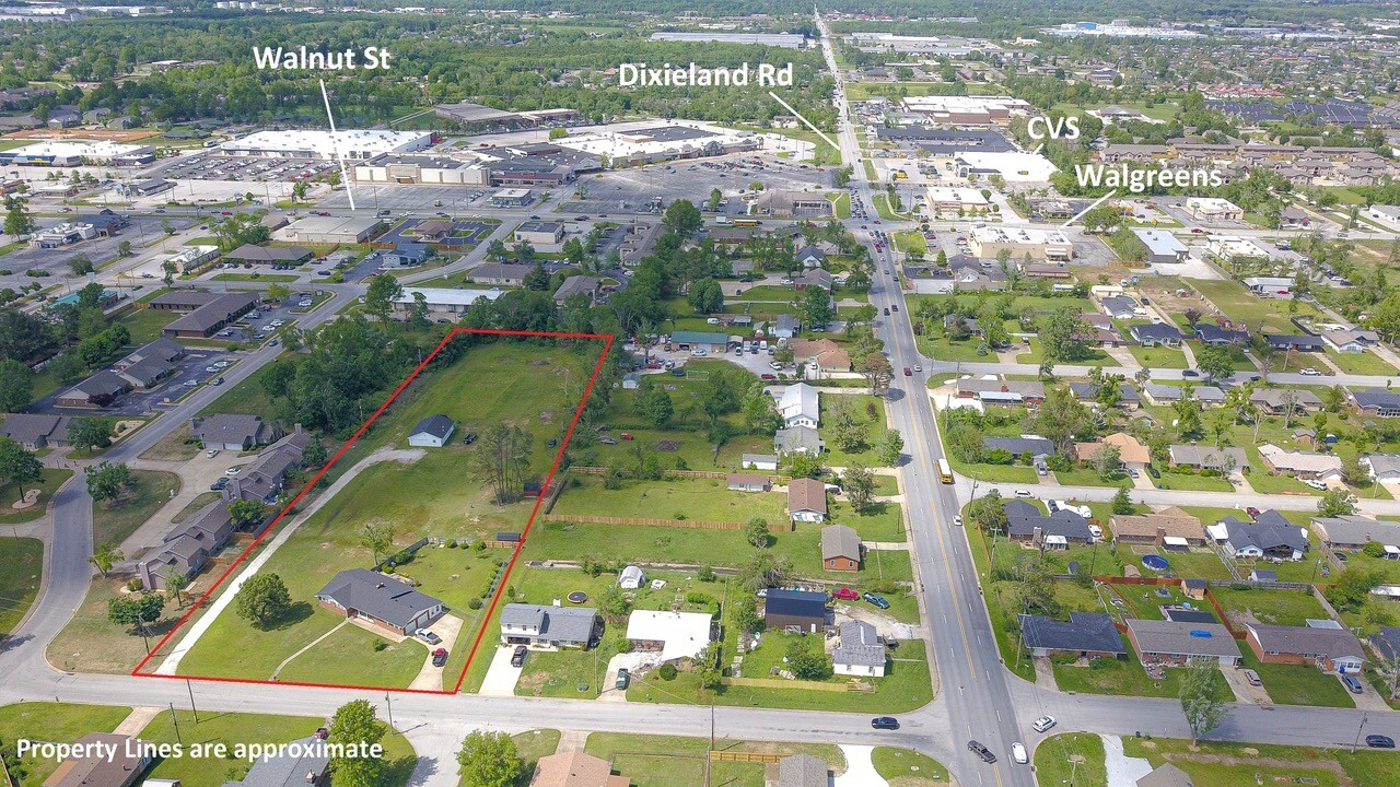 1807 W Cypress St, Rogers, AR for Sale