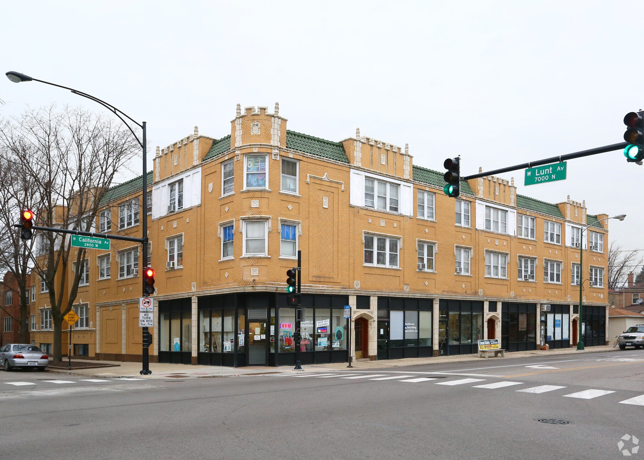 7000-7008 N California Ave, Chicago, IL for Rent