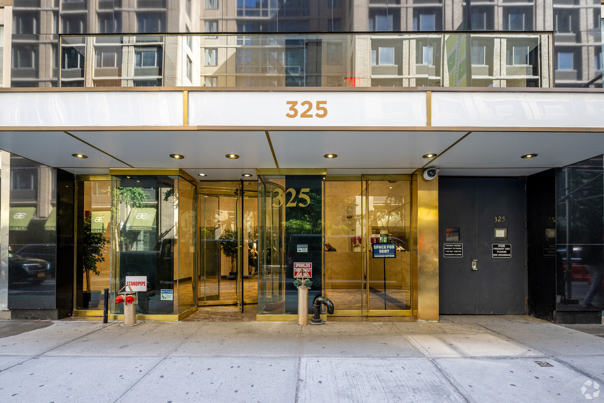 325 W 38th St, New York, NY for Rent