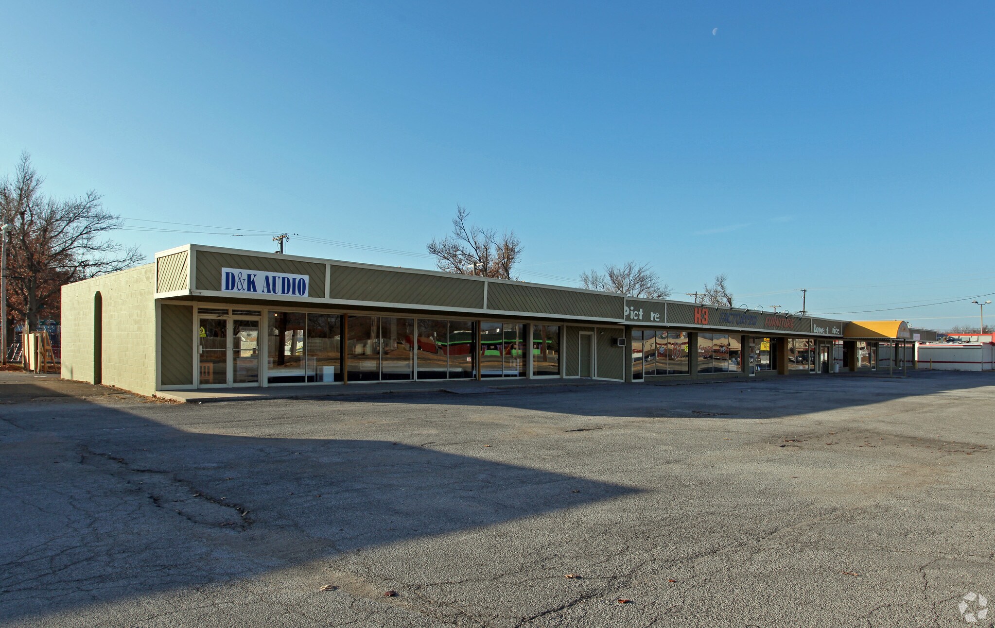 6520-6526 E Pine St, Tulsa, OK for Sale