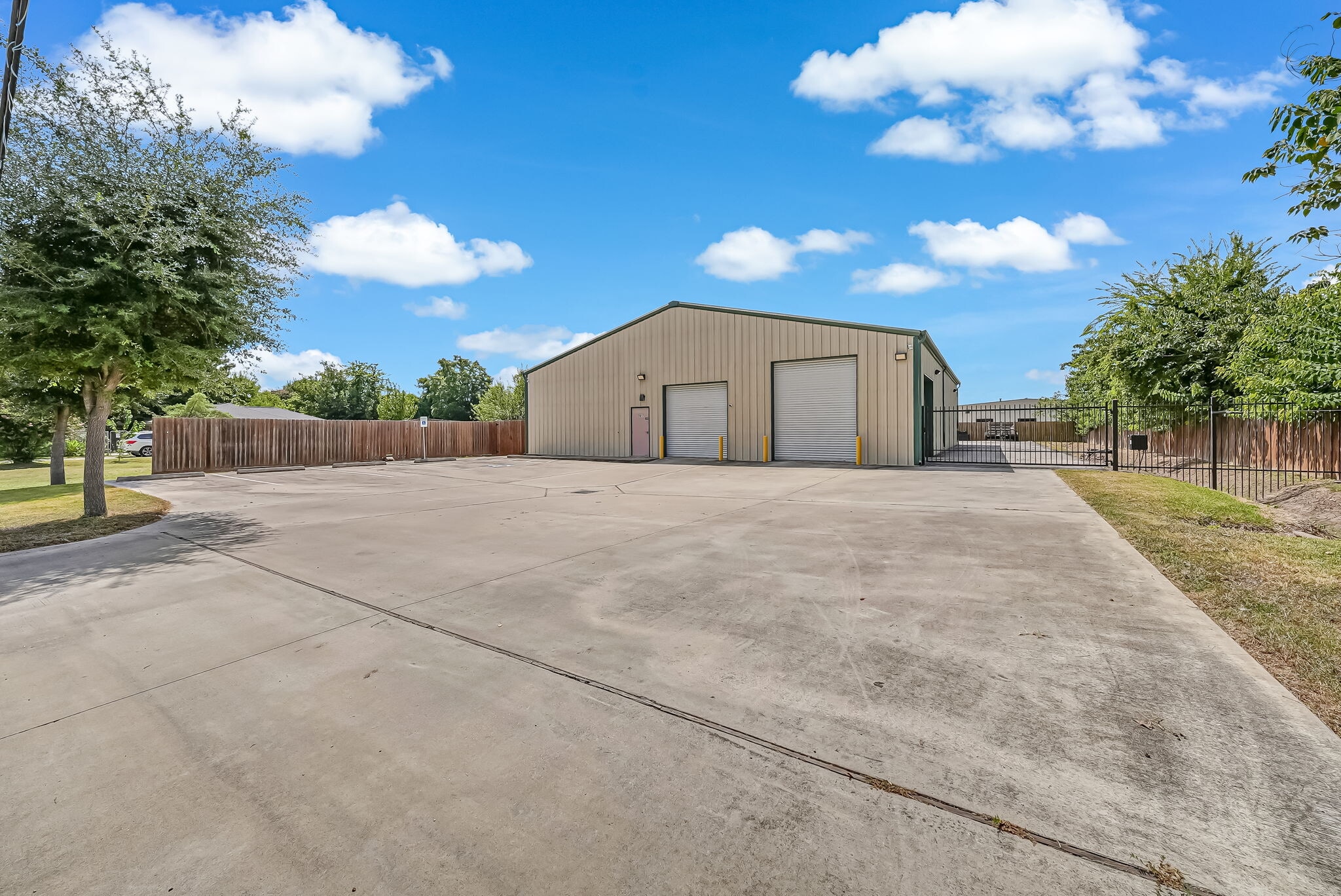 7817 Hillmont St, Houston, TX for Rent