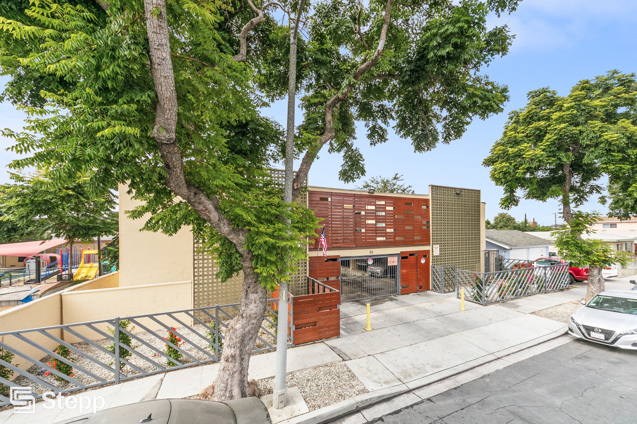 30 W 49th St, Long Beach, CA for Sale