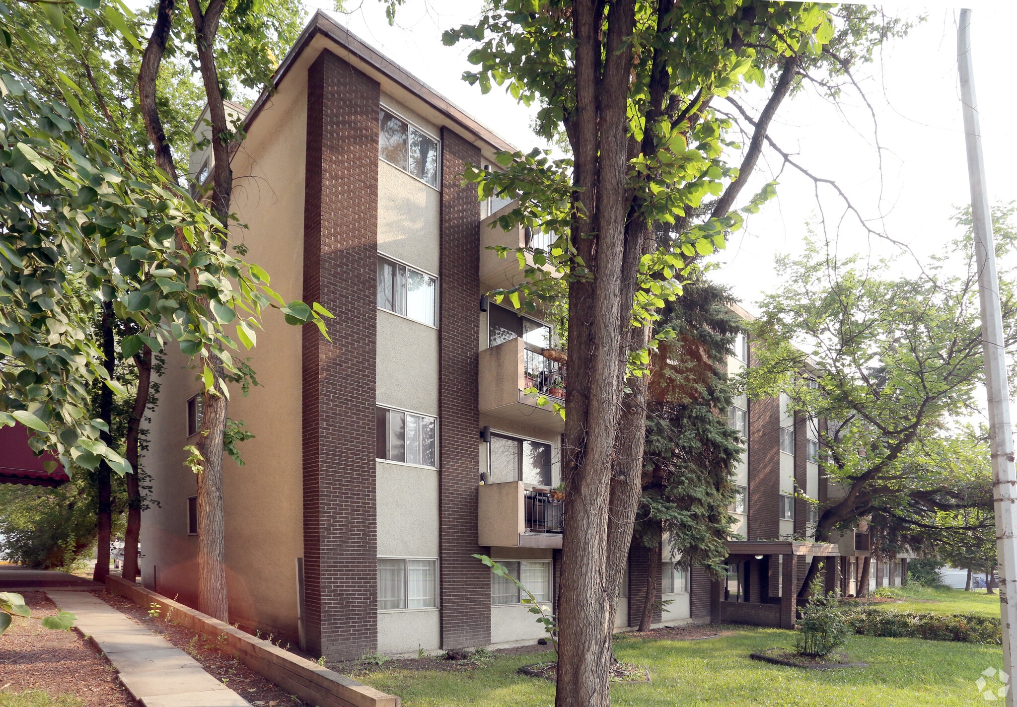 9818 82nd Ave NW, Edmonton, AB for Sale
