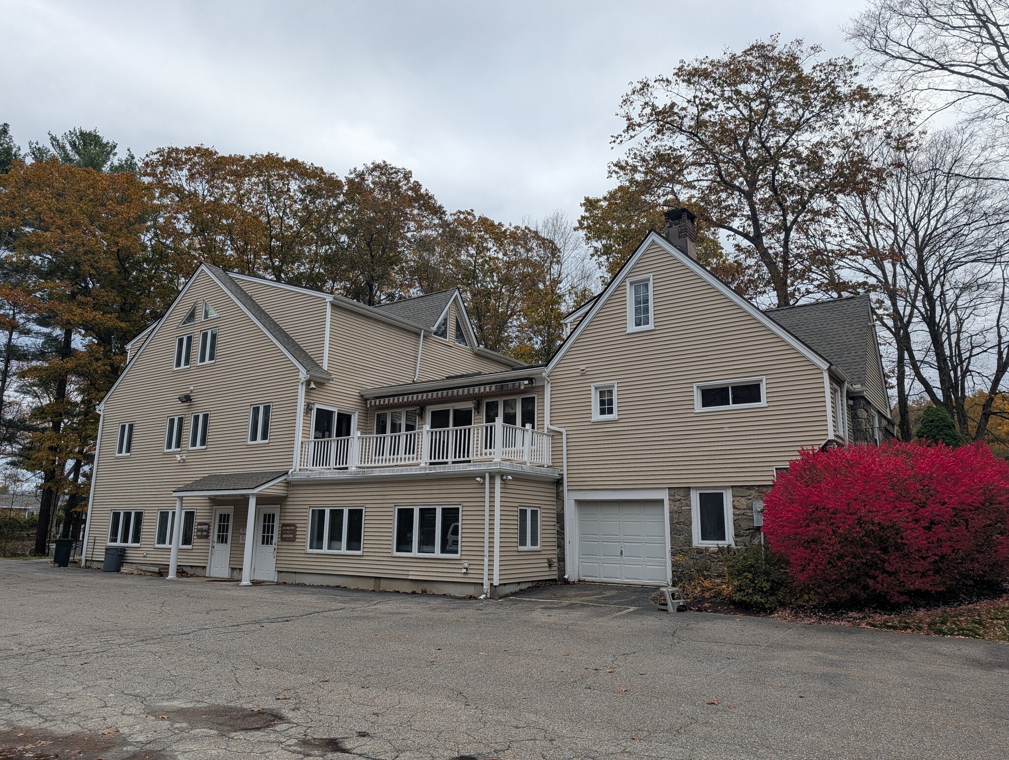 569 Main St, Monroe, CT for Sale