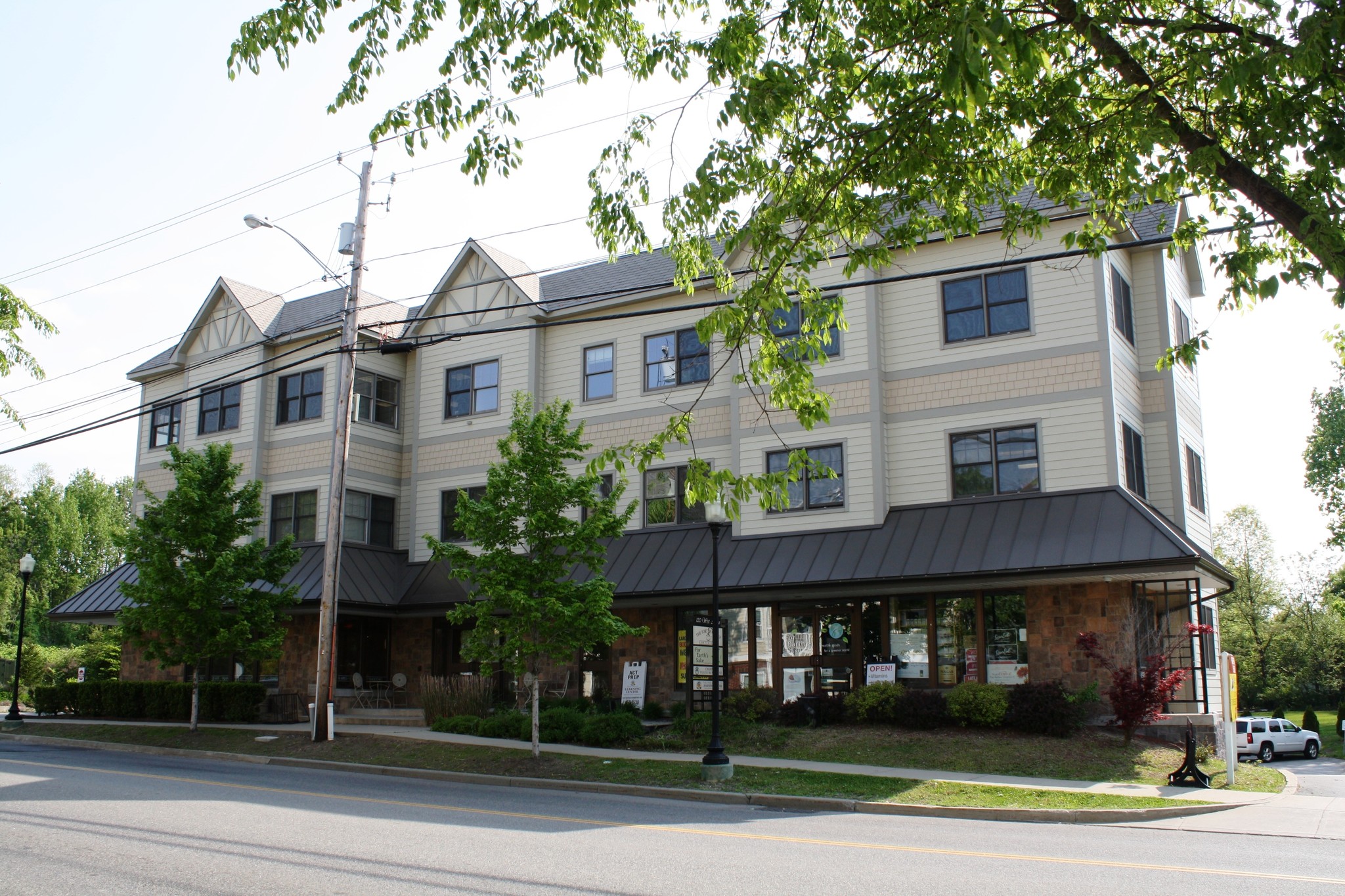 120 West Ave, Saratoga Springs, NY for Rent