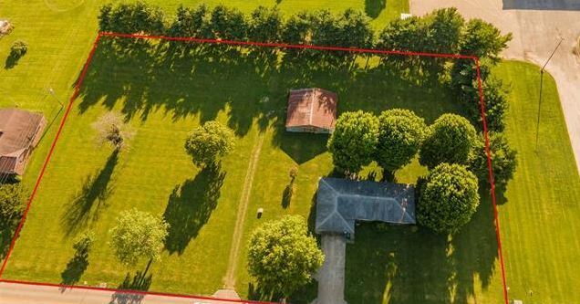 904 Halfway Rd, Marion, IL for Sale