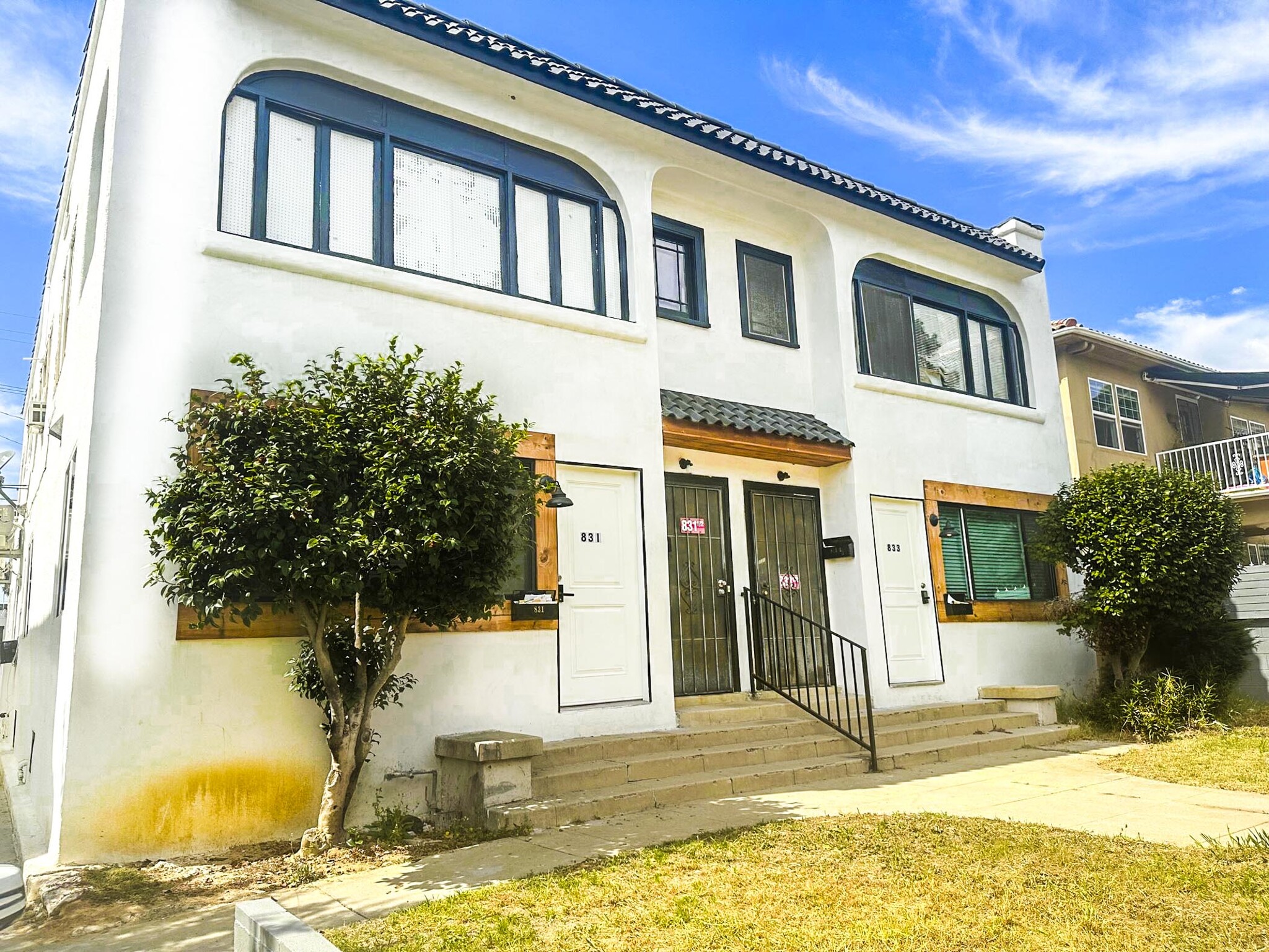 831 N Heliotrope Dr, Los Angeles, CA for Sale
