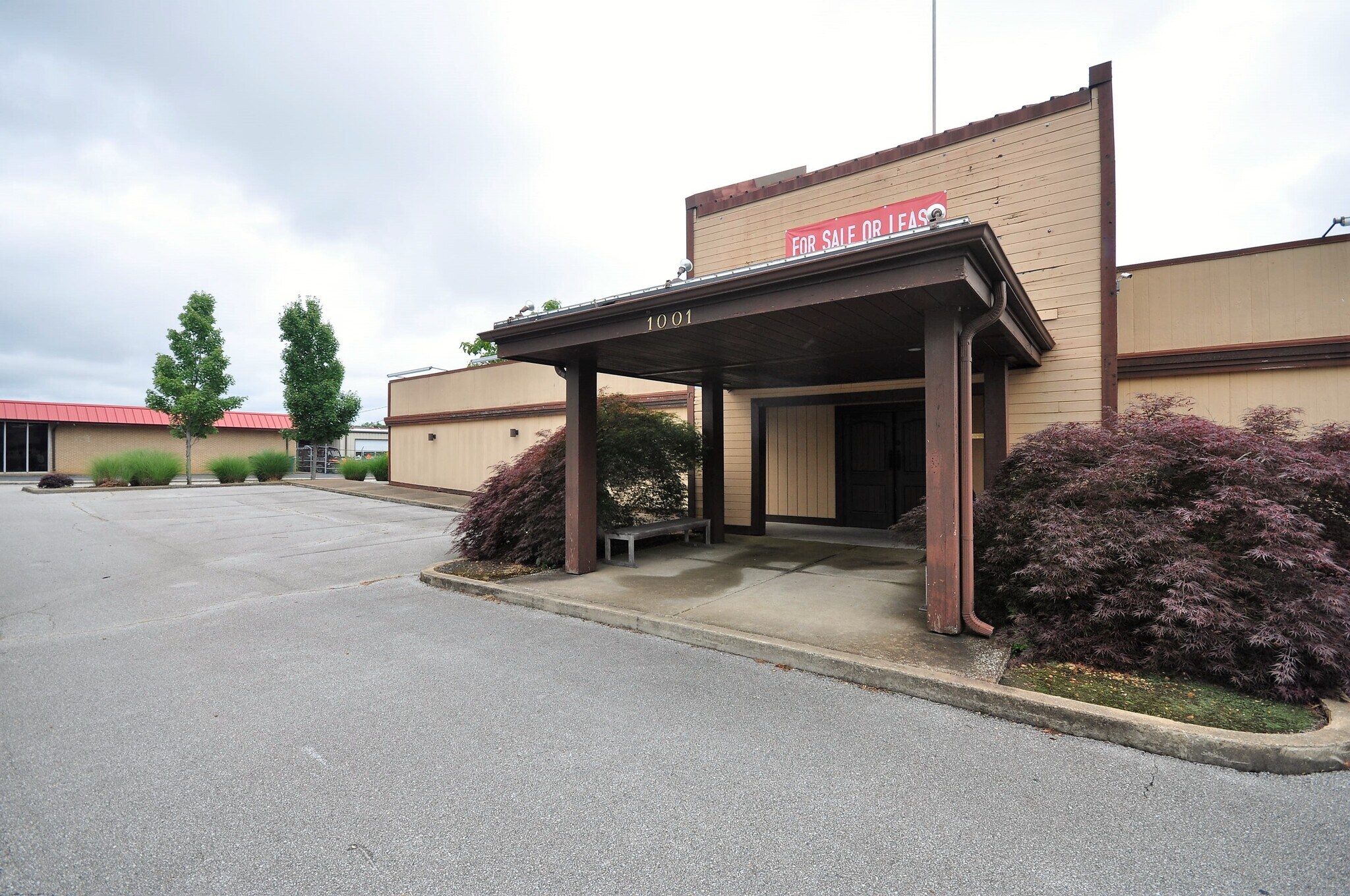 1001 Mitchell Blvd Florence, AL 35630 Retail Property for Lease on
