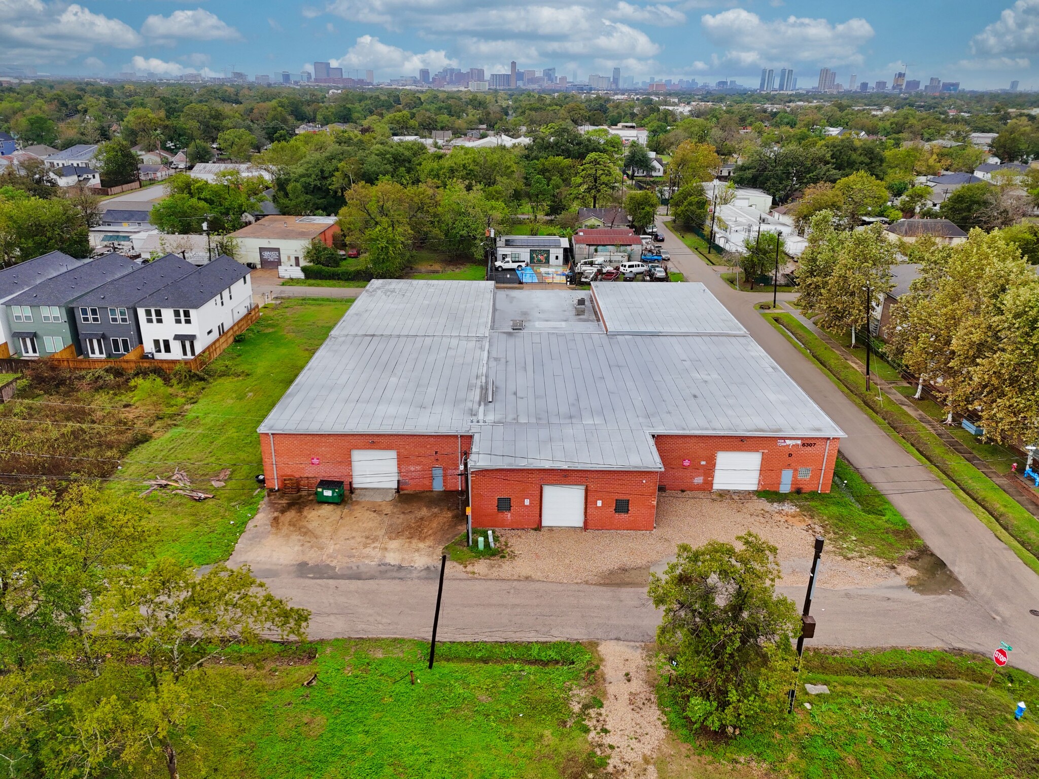 6307 Foster St, Houston, TX for Sale