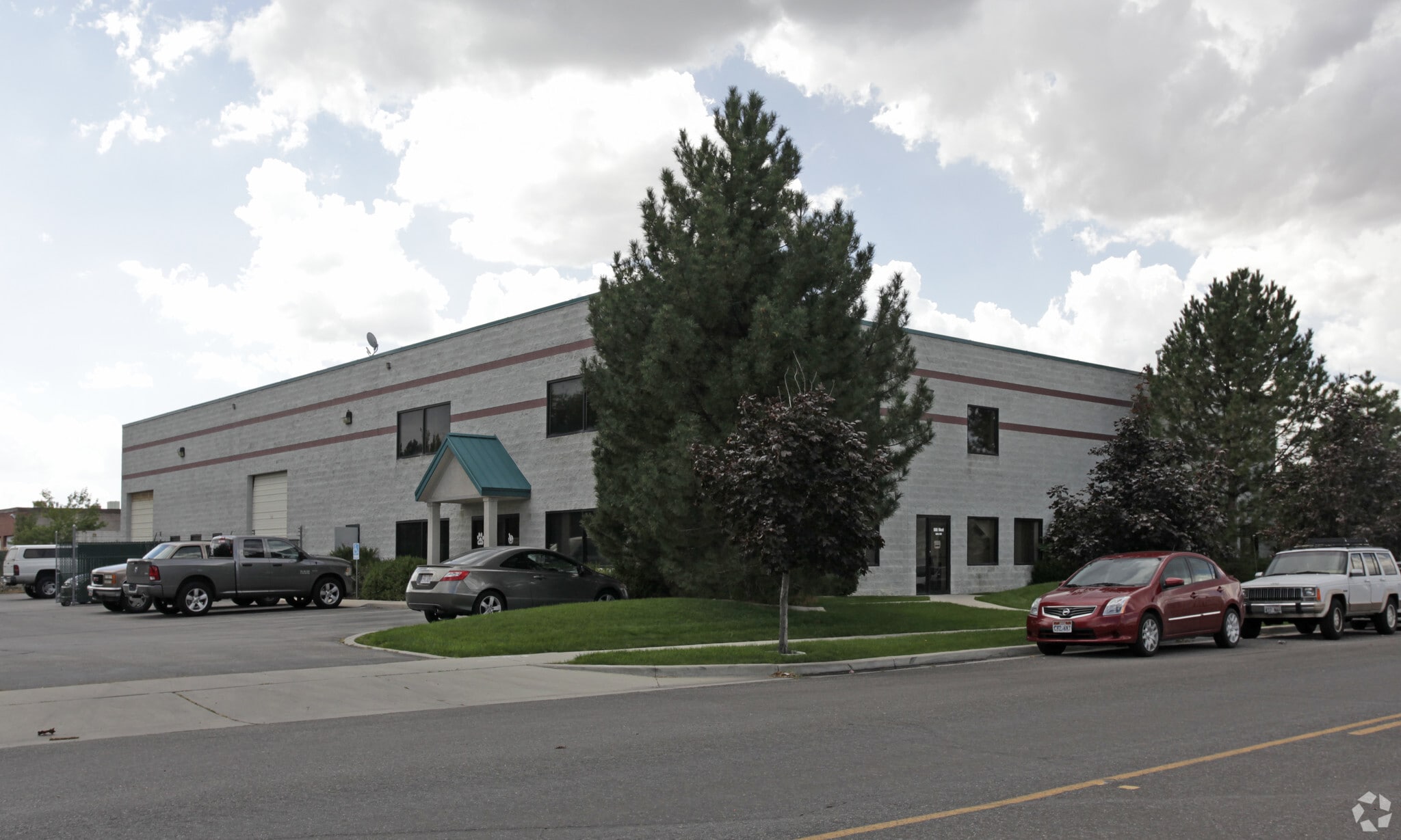 585-597 W 9400 S, Sandy, UT for Rent