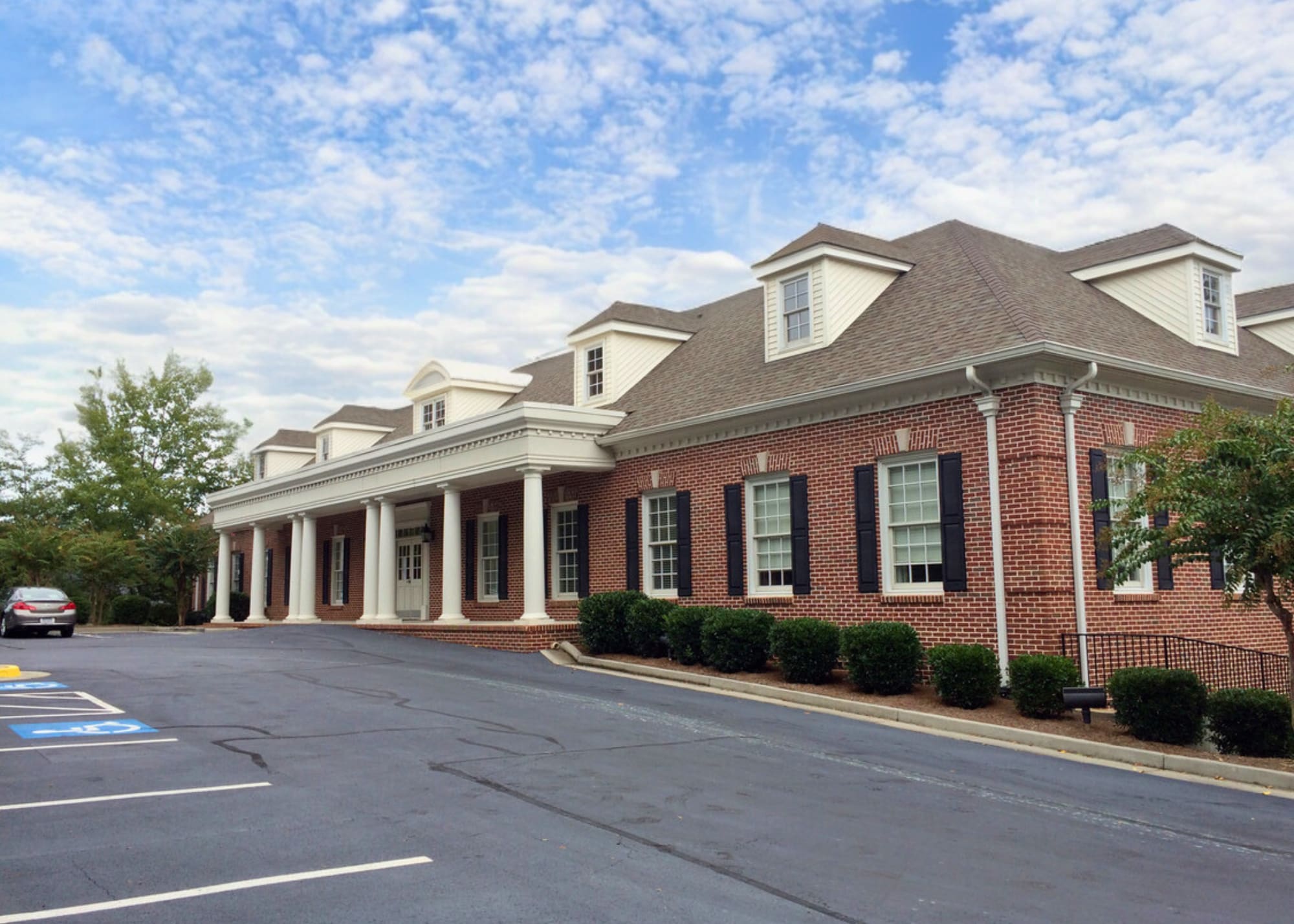 225 Country Club Dr, Stockbridge, GA for Rent