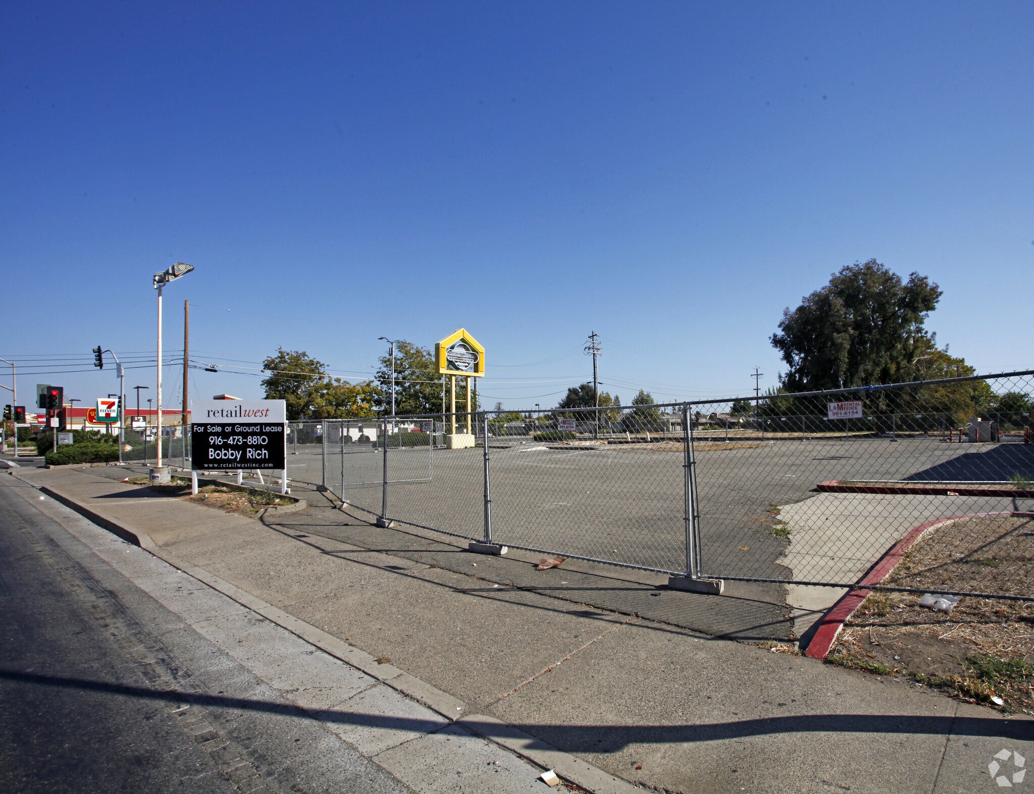 4840 Watt Ave, North Highlands, CA for Rent