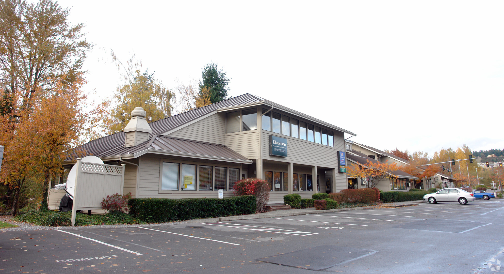 375 NW Gilman Blvd, Issaquah, WA for Rent
