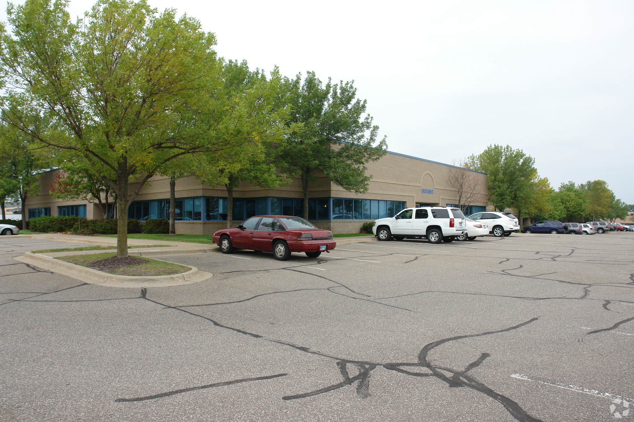 2405-2495 Xenium Ln N, Plymouth, MN for Rent