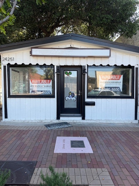 24251 Main St, Santa Clarita, CA for Rent