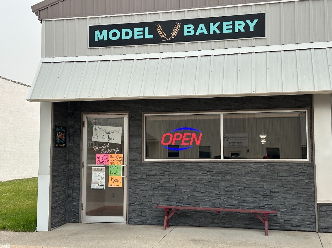 117 N Broadway St, Linton, ND for Sale