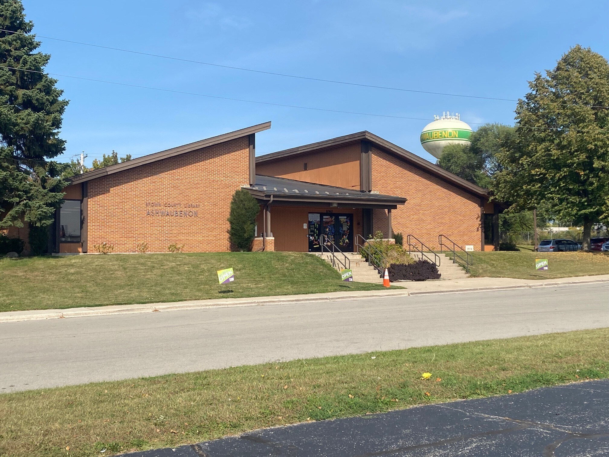 1060 Orlando Dr, Green Bay, WI for Sale