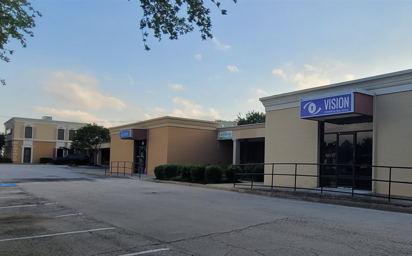 1340 S main St, Grapevine, TX for Sale