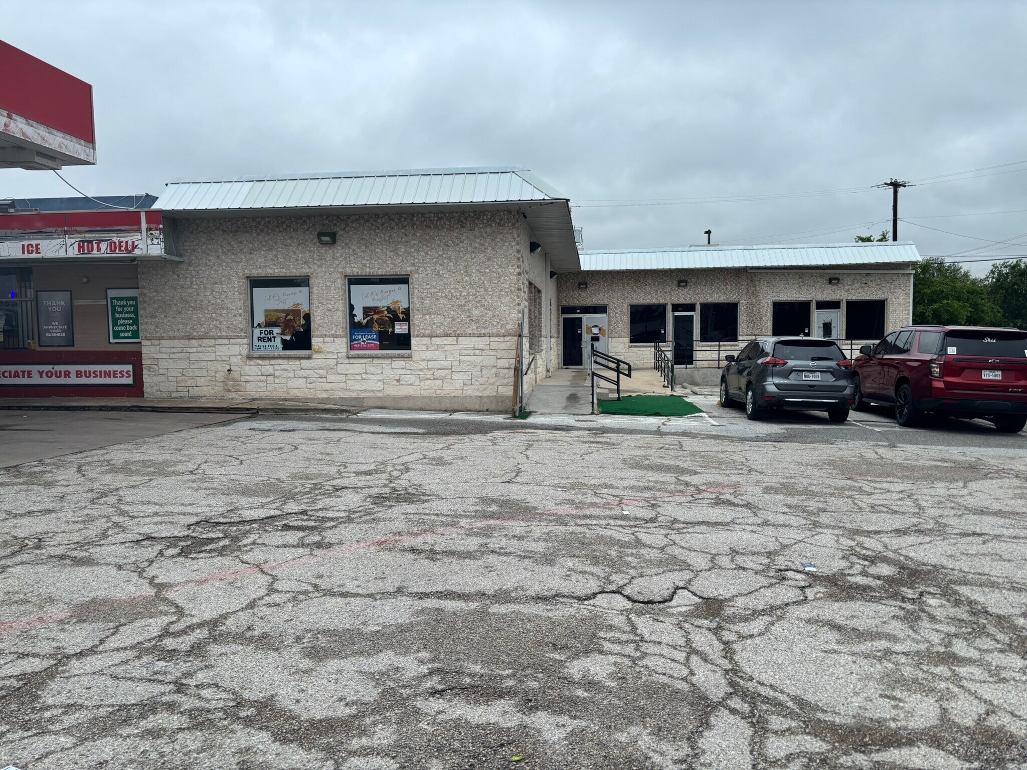 5617 Mccart Ave, Fort Worth, TX for Rent