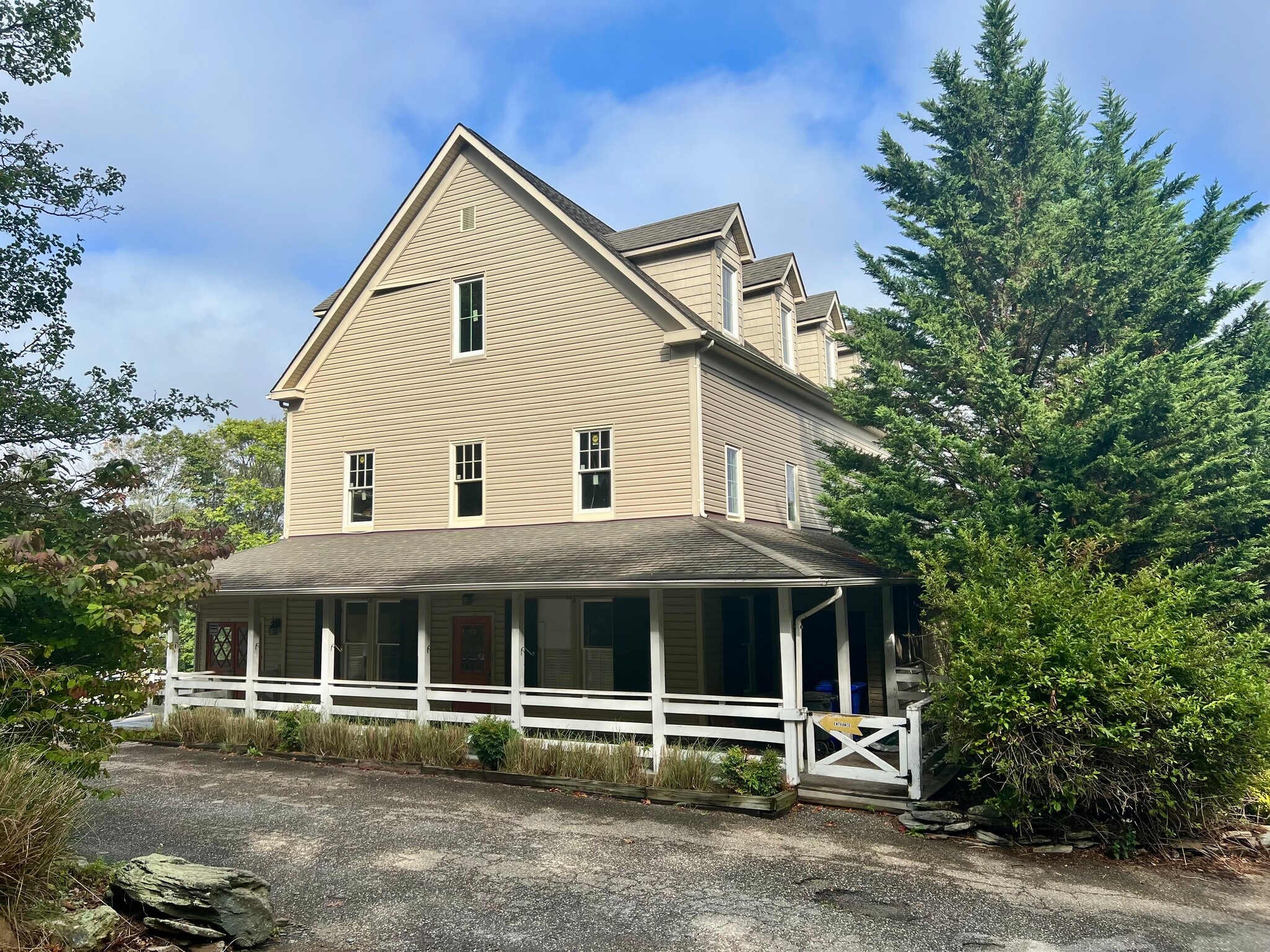 4830 Schley Ave, Braddock Heights, MD for Sale