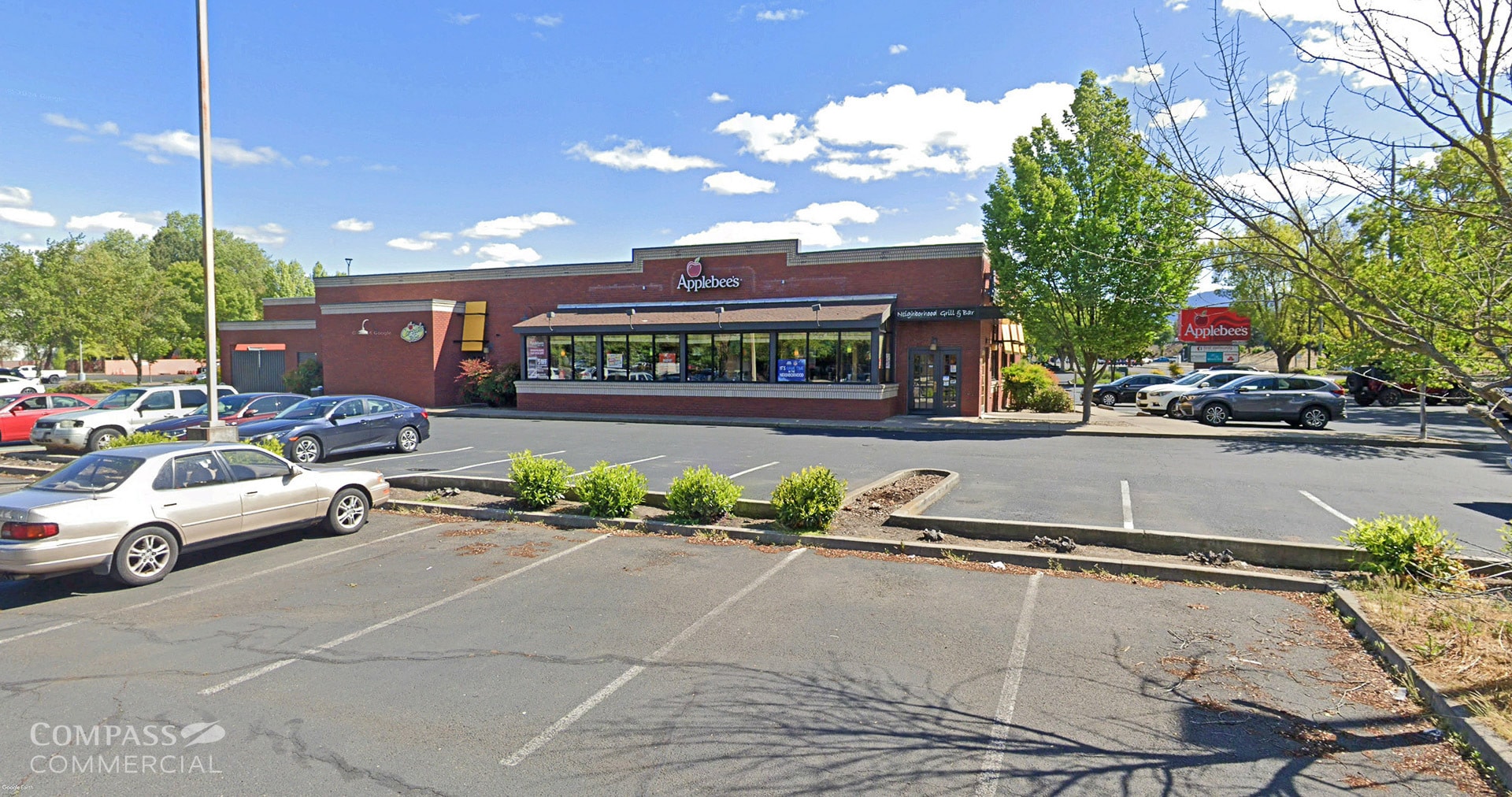 1388 Biddle Rd, Medford, OR for Sale