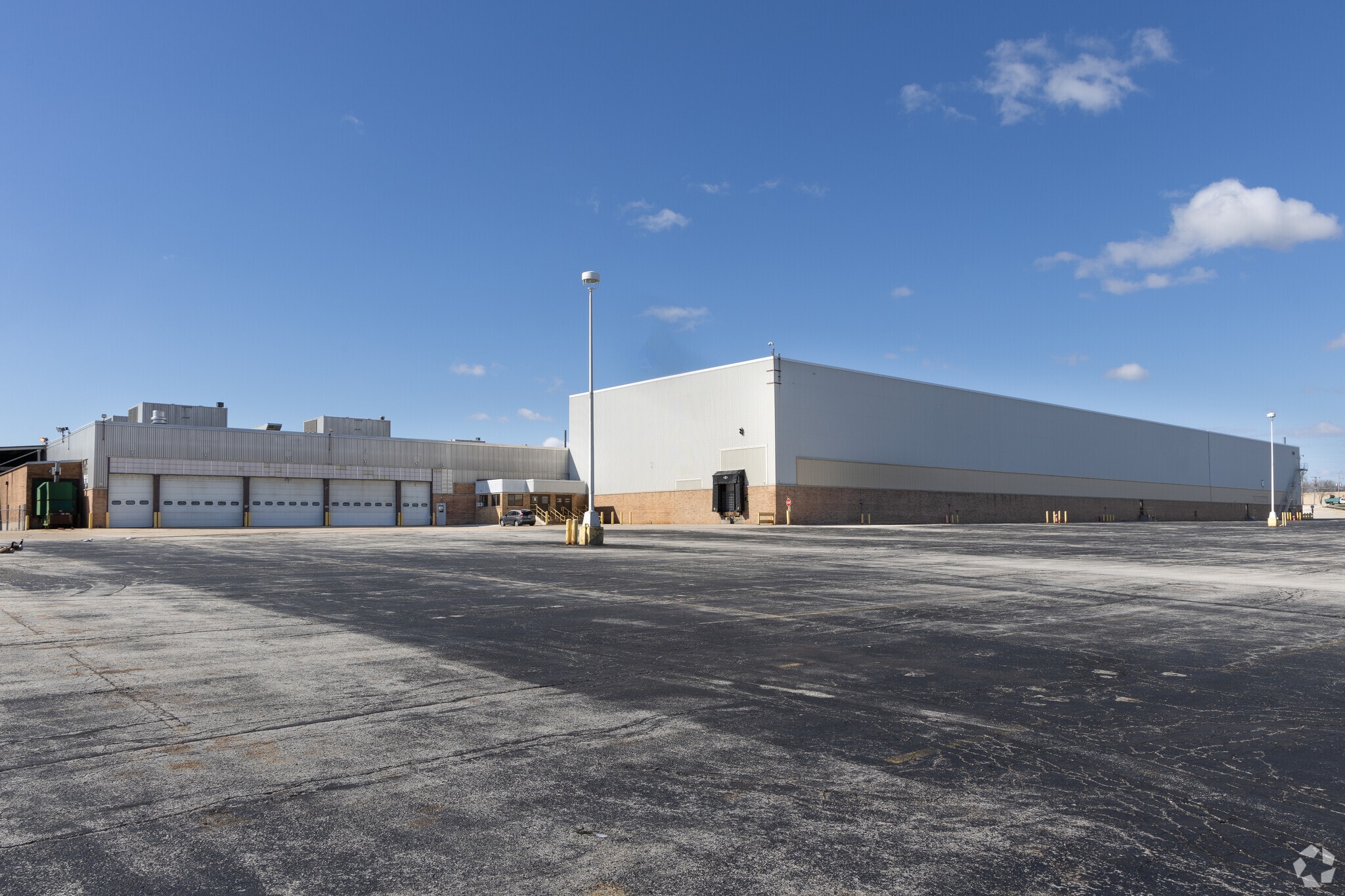 3300 N 124th St, Milwaukee, WI for Sale