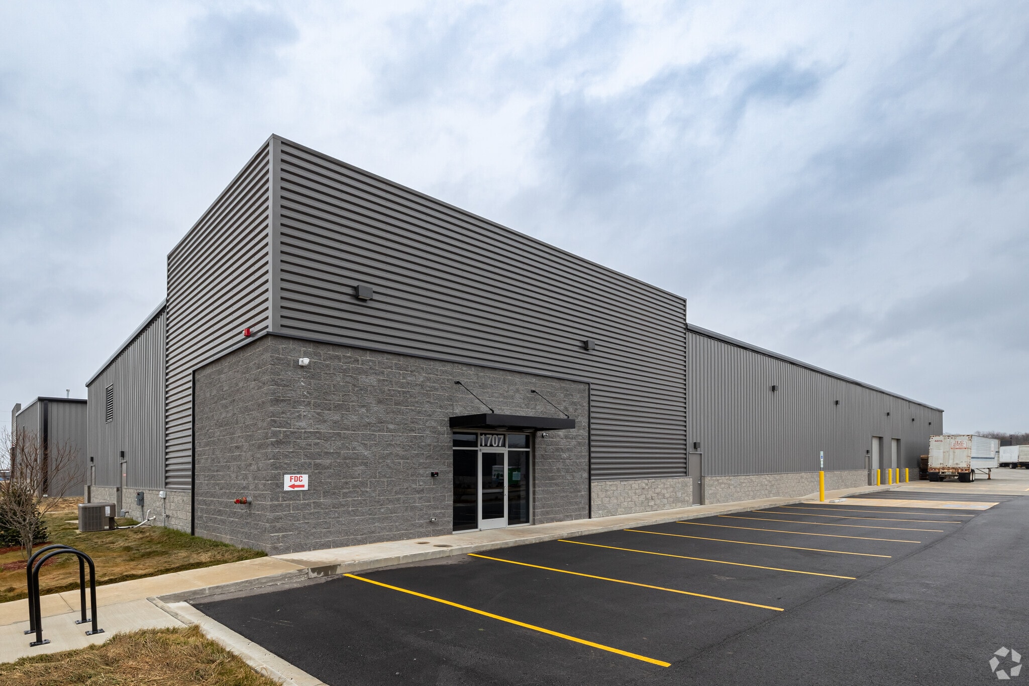 1707 W Industrial Dr, Rogers, AR for Rent