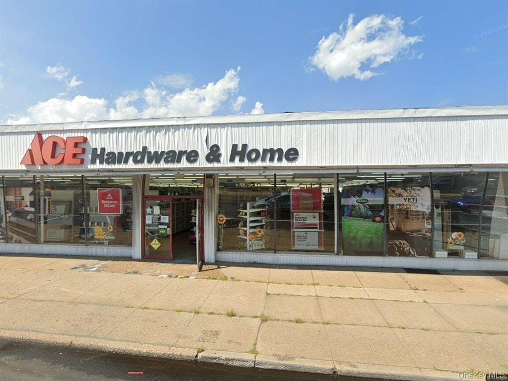 313-323 Sunrise Hwy, Rockville Centre, NY for Rent