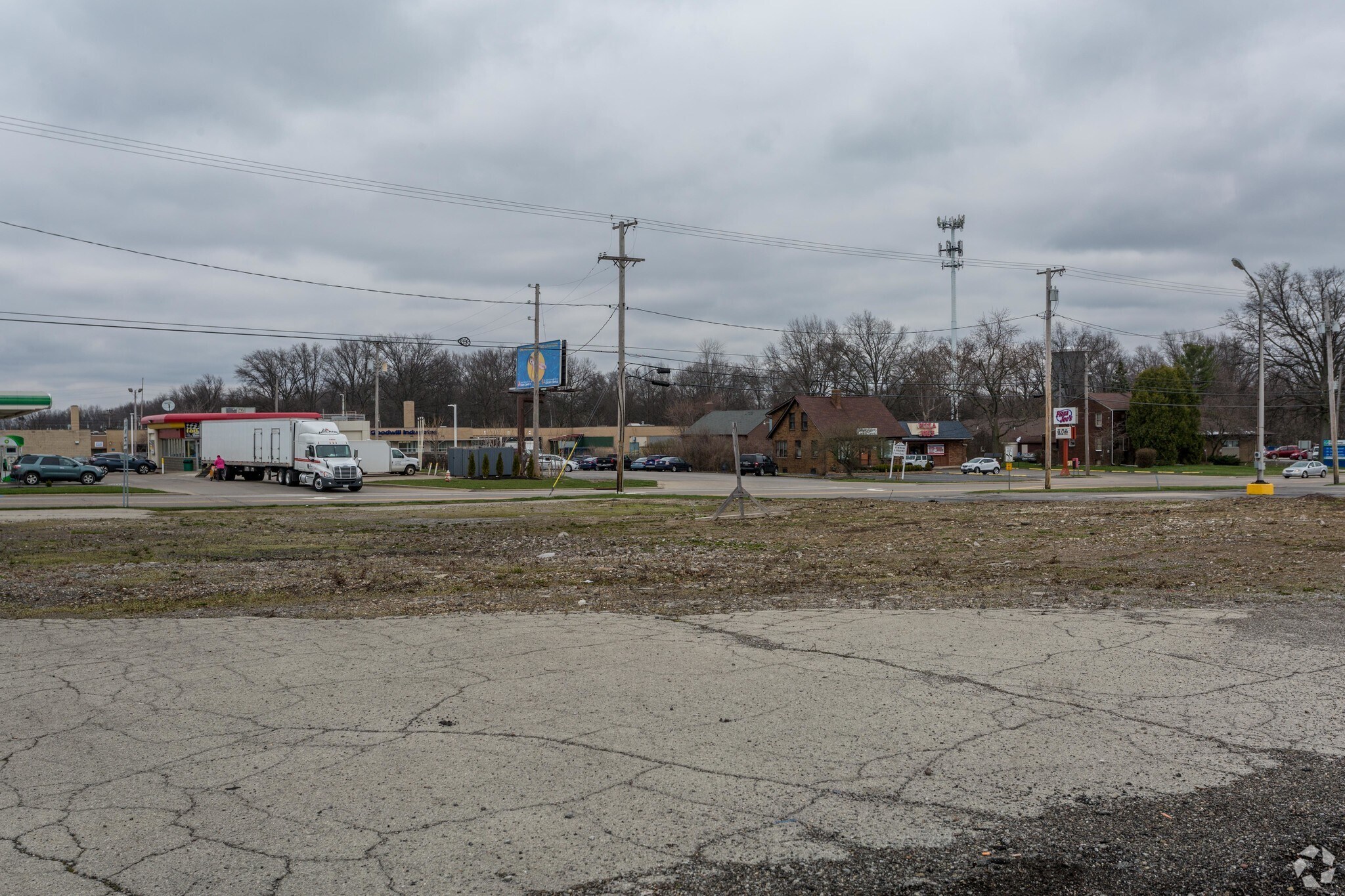 2533 Belmont Ave, Youngstown, OH for Rent