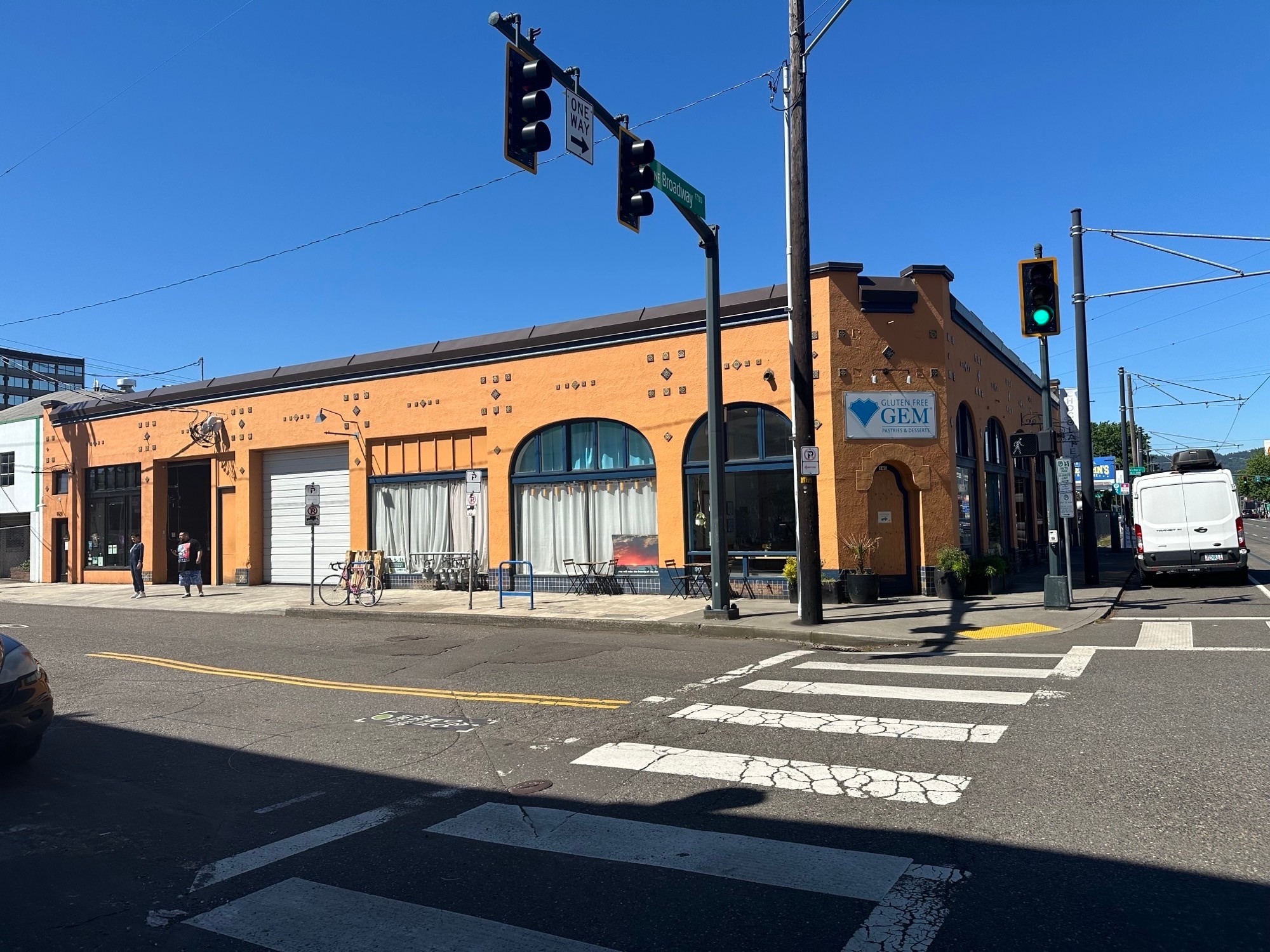 122 NE Broadway St, Portland, OR for Rent