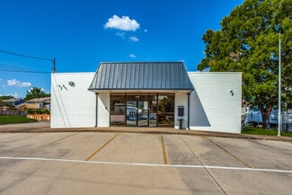 Dallas, TX Freestanding - 502 N Haskell Ave