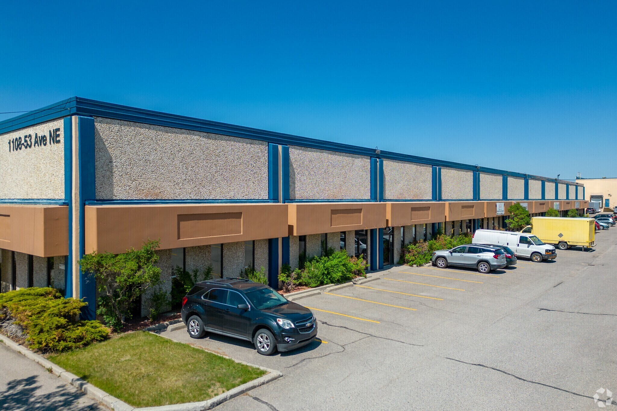 1108 53rd Ave NE, Calgary, AB for Rent