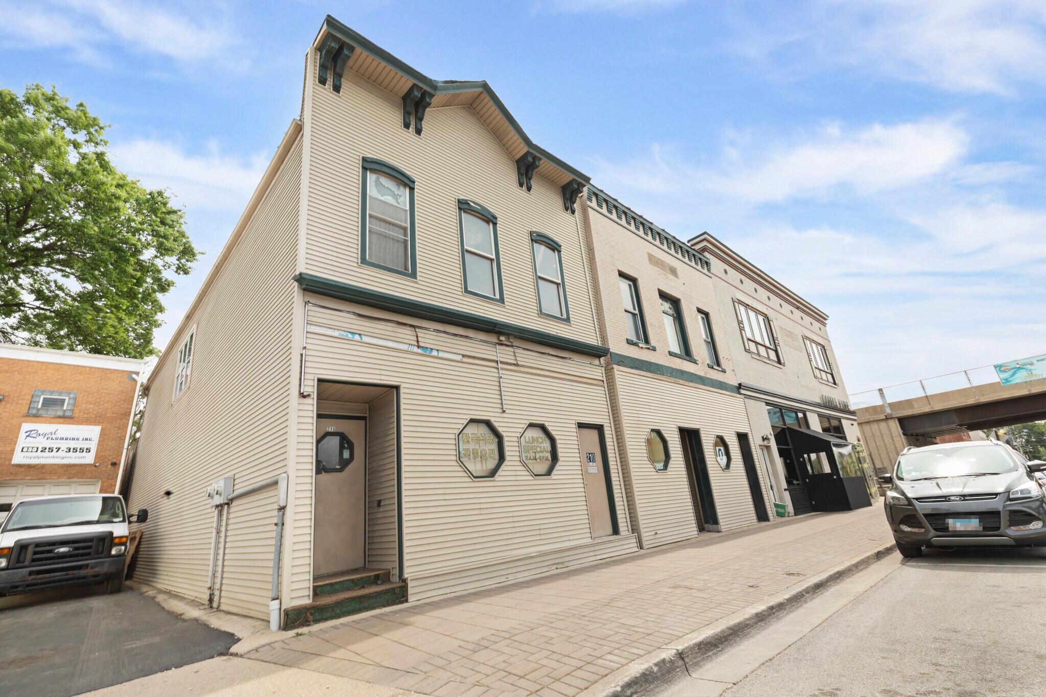 208 Main St, Lemont, IL for Rent