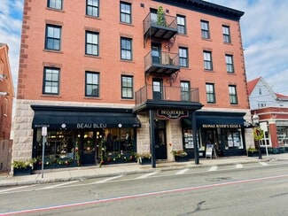 Bristol, RI Apartments - 423 Hope St