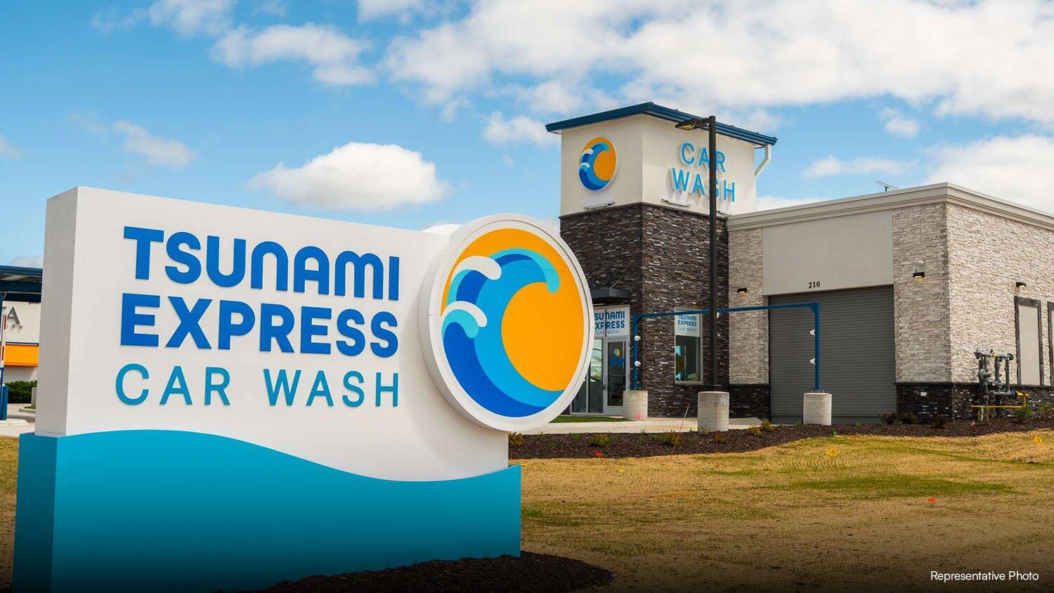 6449 S Whitnall Edge Rd, Franklin, WI for Sale