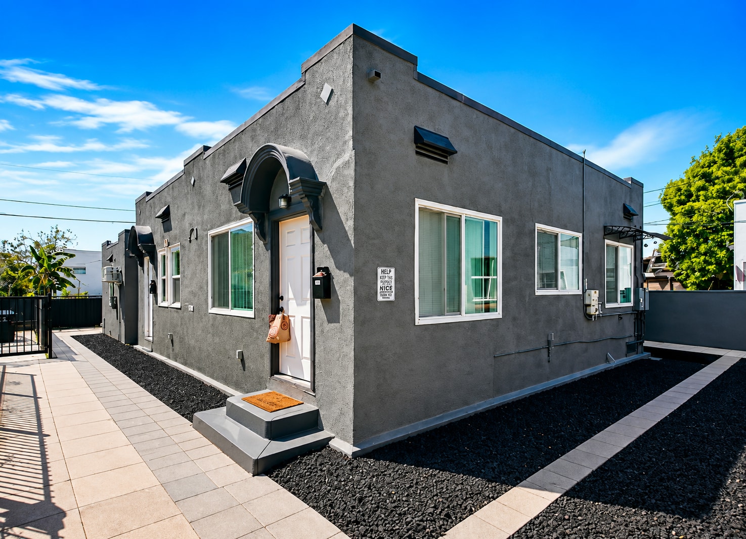 2819 3rd Ave, Los Angeles, CA for Sale