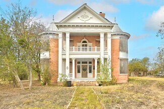 Manor, TX Specialty - 709 N Lexington St