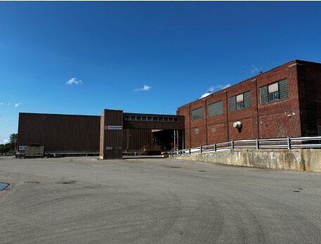 1611 James P Cole Blvd, Flint, MI for Rent