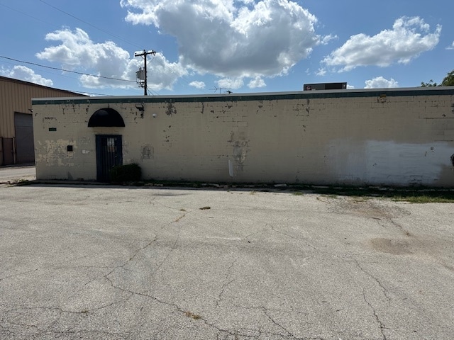 607 Yuma Ct, Dallas, TX for Rent