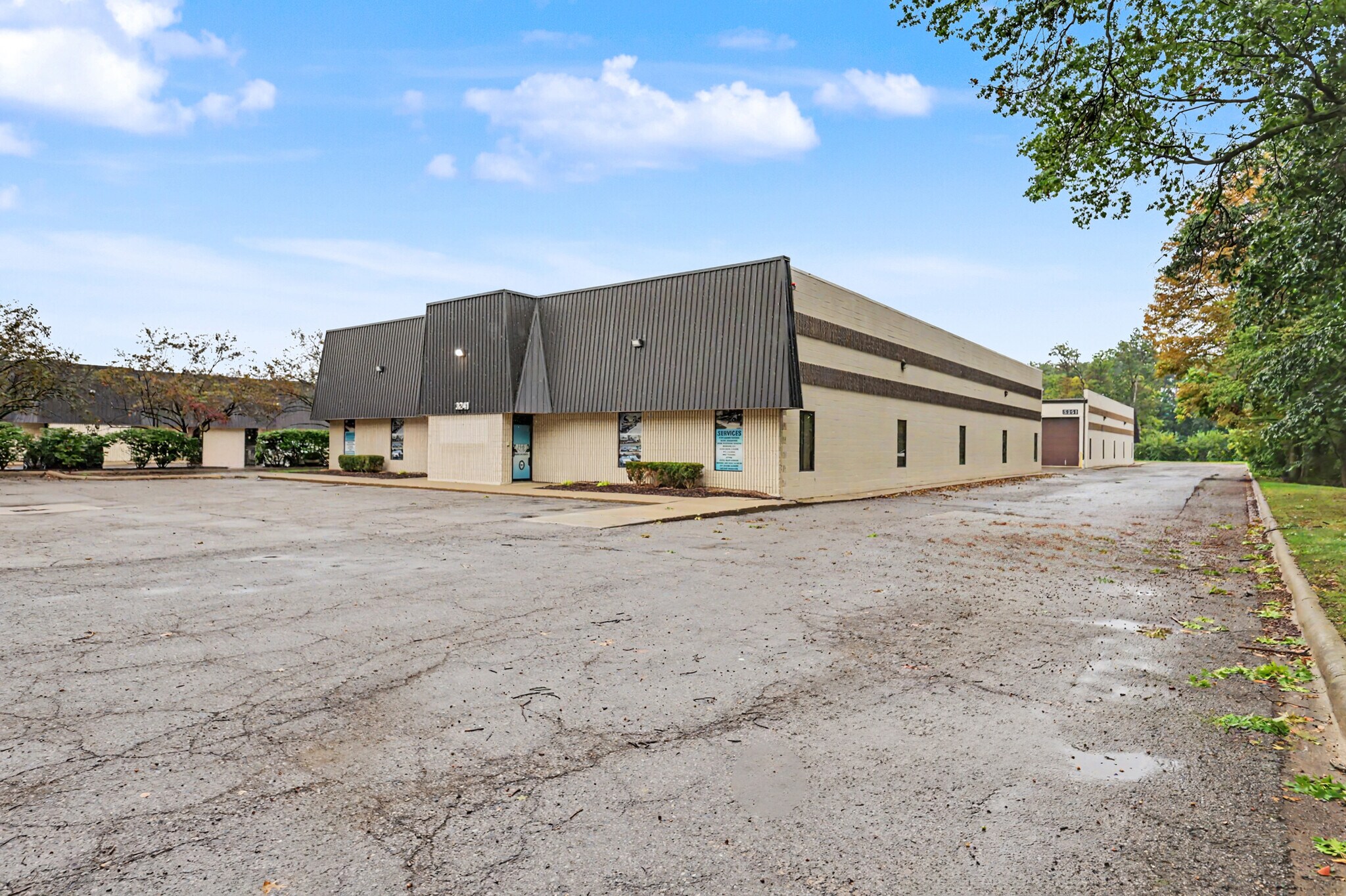 3241 S Gulley Rd, Dearborn, MI for Rent