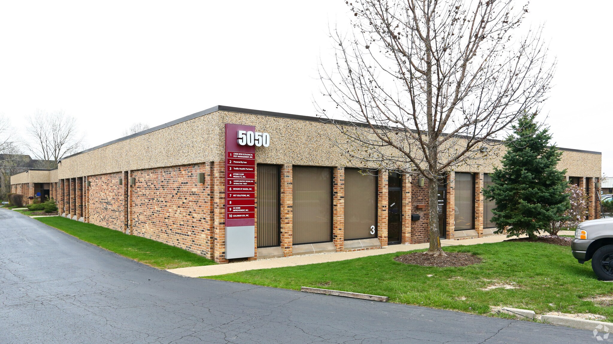 5050 Newport Dr Rolling Meadows, IL 60008 Flex Property for Lease on