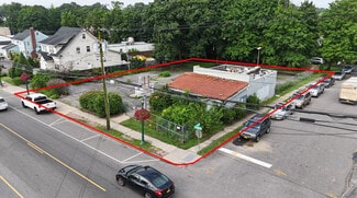 East Northport, NY Freestanding - 336 Larkfield Rd
